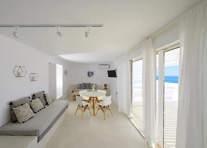 Infinite Blue Luxury Fira (Santorini)