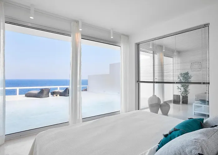 Infinite Blue Luxury Apartment