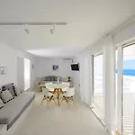 Infinite Blue Luxury Fira (Santorini)