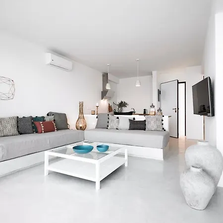 Infinite Blue Luxury Fira (Santorini)